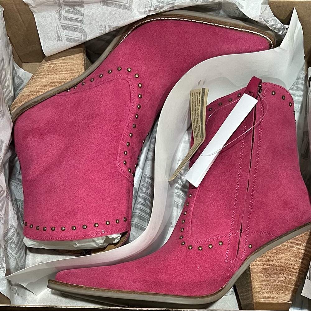 NWB DINGO FUCHSIA‎ SUEDE LEATHER CLASSY N’SASSY Snip Toe Cowgirl Western Boots - Picture 9 of 16